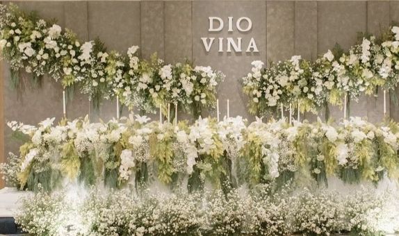 Silver Wedding Decoration
