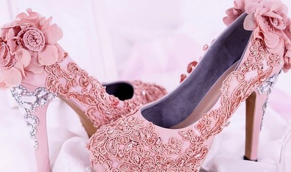 Sepatu Platform Brukat Pompom Luminous