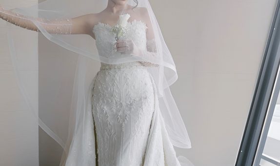 WEDDING MERMAID GOWN WITH DETACHABLE TRAIN