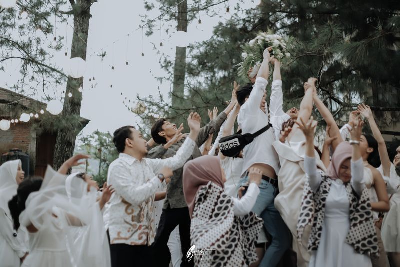 beautiful-intimate-wedding-undefined