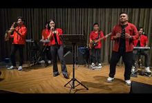 Full Band by David Hartono and Friends
