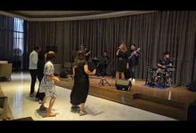 Full Band by David Hartono and Friends