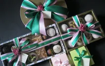 Motifs: Green and Pink by Russian Cookie House