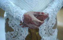 Dewi Henna on White themed wedding by Dewi Henna
