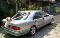 RENTAL WEDDING CAR by Bella Luna Bridal
