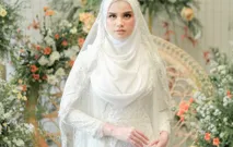 Photoshoot Bright White Sahaja Series by LAKSMI - Kebaya Muslimah & Islamic Bride