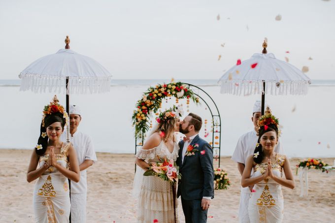 Tropical-themed wedding with Boho inspirations by Amora Bali Weddings - 038