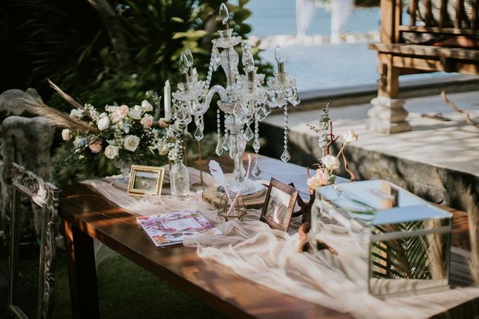 Cliff Wedding Dinner by Bali Izatta Wedding Planner & Wedding Florist Decorator - 006 Cliff Wedding Dinner by Bali Izatta Wedding Planner & Wedding Florist Decorator - 006