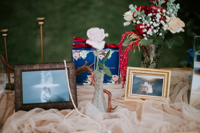 Burgundy & Navy Blue Wedding Decoration by Bali Izatta Wedding Planner & Wedding Florist Decorator - 011 Burgundy & Navy Blue Wedding Decoration by Bali Izatta Wedding Planner & Wedding Florist Decorator - 011