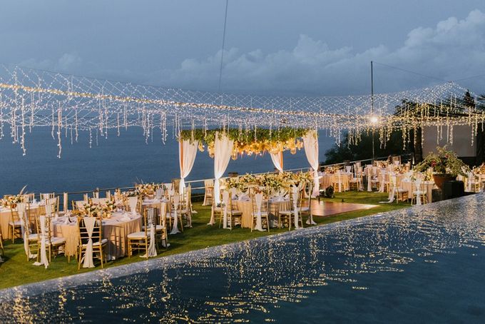 Cliff Wedding Dinner by Bali Izatta Wedding Planner & Wedding Florist Decorator - 008