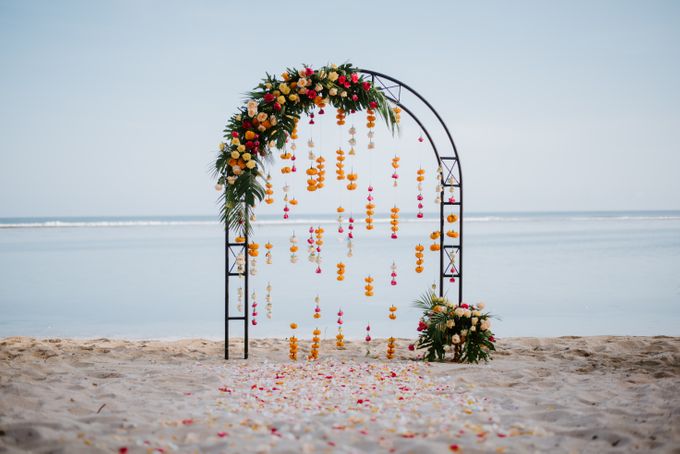 Tropical-themed wedding with Boho inspirations by Amora Bali Weddings - 012