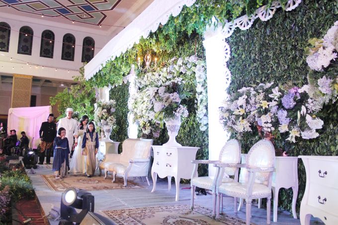 Mutia & Audy Rustic Garden Wedding by LAKSMI - Kebaya Muslimah & Islamic Bride - 003