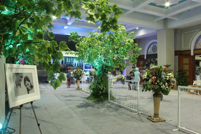 Mutia & Audy Rustic Garden Wedding by LAKSMI - Kebaya Muslimah & Islamic Bride - 006