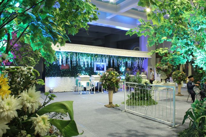 Mutia & Audy Rustic Garden Wedding by LAKSMI - Kebaya Muslimah & Islamic Bride - 008