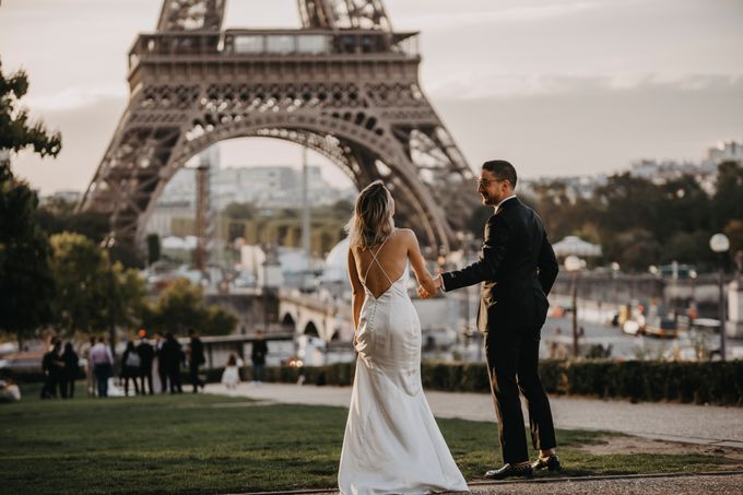 Paris Engagement Photoshoot - Fevrier Photography by Février Photography | Paris Photographer - 001 Paris Engagement Photoshoot - Fevrier Photography by Février Photography | Paris Photographer - 001