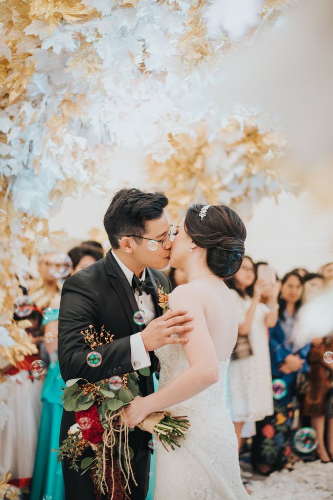 Isabella & Andri Wedding Highlight by IKK Wedding Planner - 011 Isabella & Andri Wedding Highlight by IKK Wedding Planner - 011