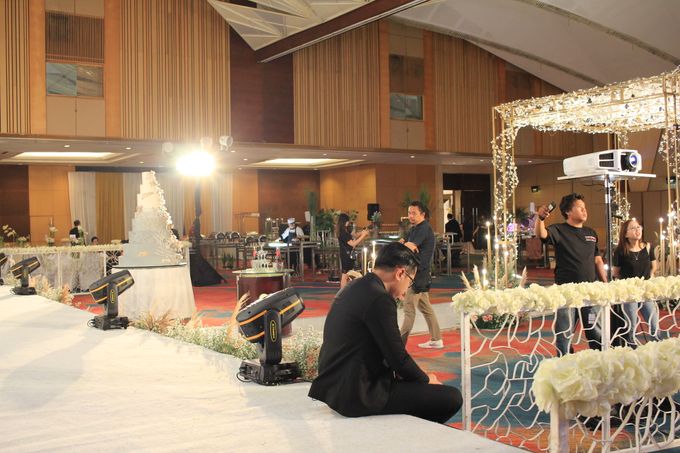 MC Wedding Ciputra Hotel Jakarta - Anthony Stevven by Ivoire Cake Design - 001