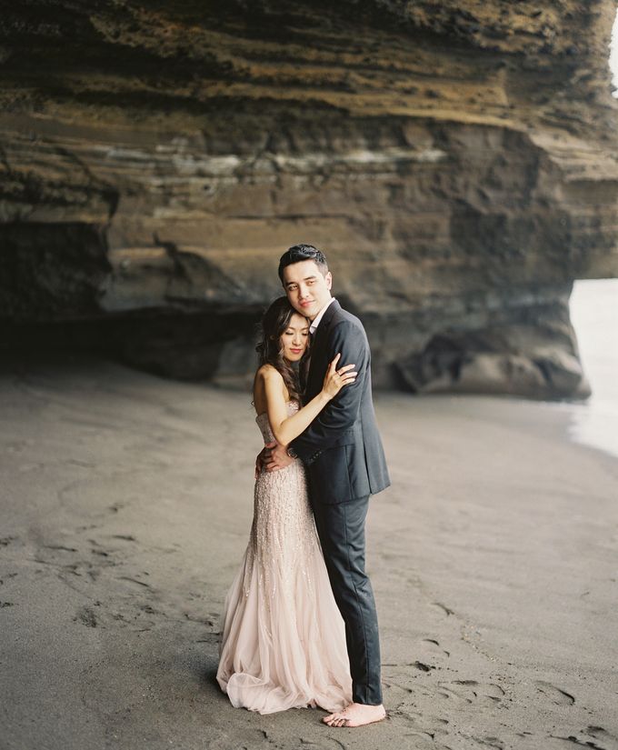 Matthew & Michelle Engagement by Arta Photo - 001