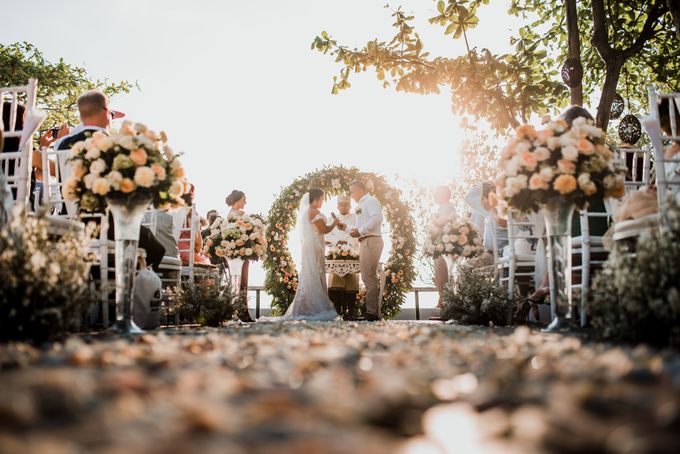Wedding Ceremony Beach Front by Bali Izatta Wedding Planner & Wedding Florist Decorator - 008 Wedding Ceremony Beach Front by Bali Izatta Wedding Planner & Wedding Florist Decorator - 008