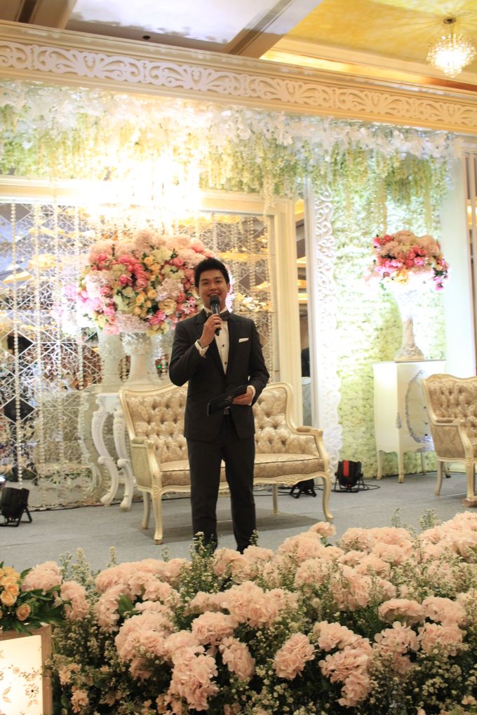 MC Wedding Red Top Hotel Jakarta - Anthony Stevven by Pelangi Cake - 004