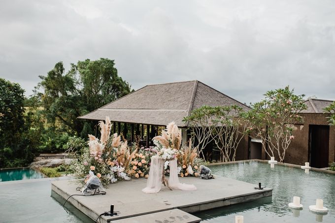 Wedding Anastasia & Arif by Bali Izatta Wedding Planner & Wedding Florist Decorator - 005 Wedding Anastasia & Arif by Bali Izatta Wedding Planner & Wedding Florist Decorator - 005