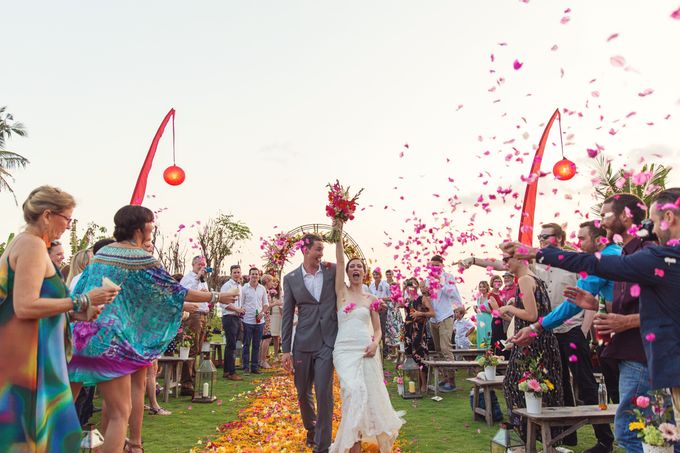 Colorful Day For Jess & Jack by D'studio Photography Bali - 008