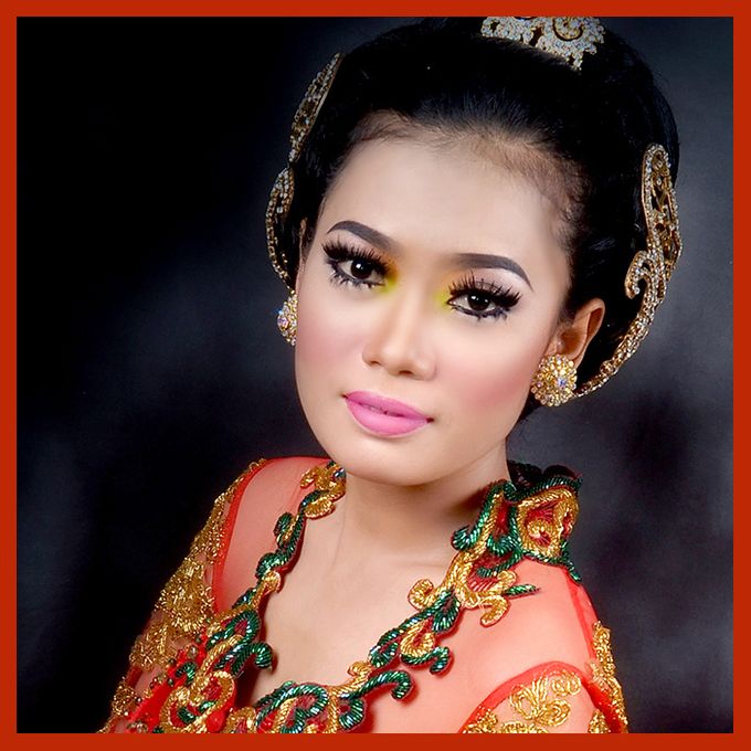 The newest by AULIA Sanggul & Hijab - 004 The newest by AULIA Sanggul & Hijab - 004