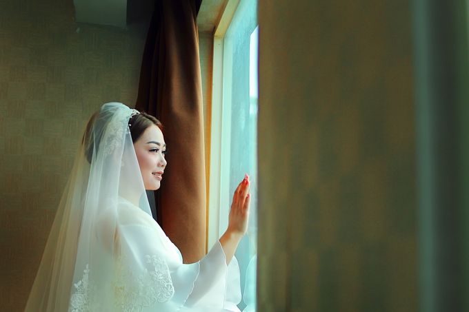 The Moment in Wedding of Rega & Tika by Retro Photography & Videography - 002 The Moment in Wedding of Rega & Tika by Retro Photography & Videography - 002