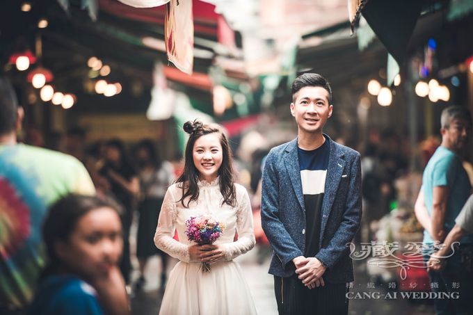 Bustling Street of Hong Kong by Cang Ai Wedding - 008