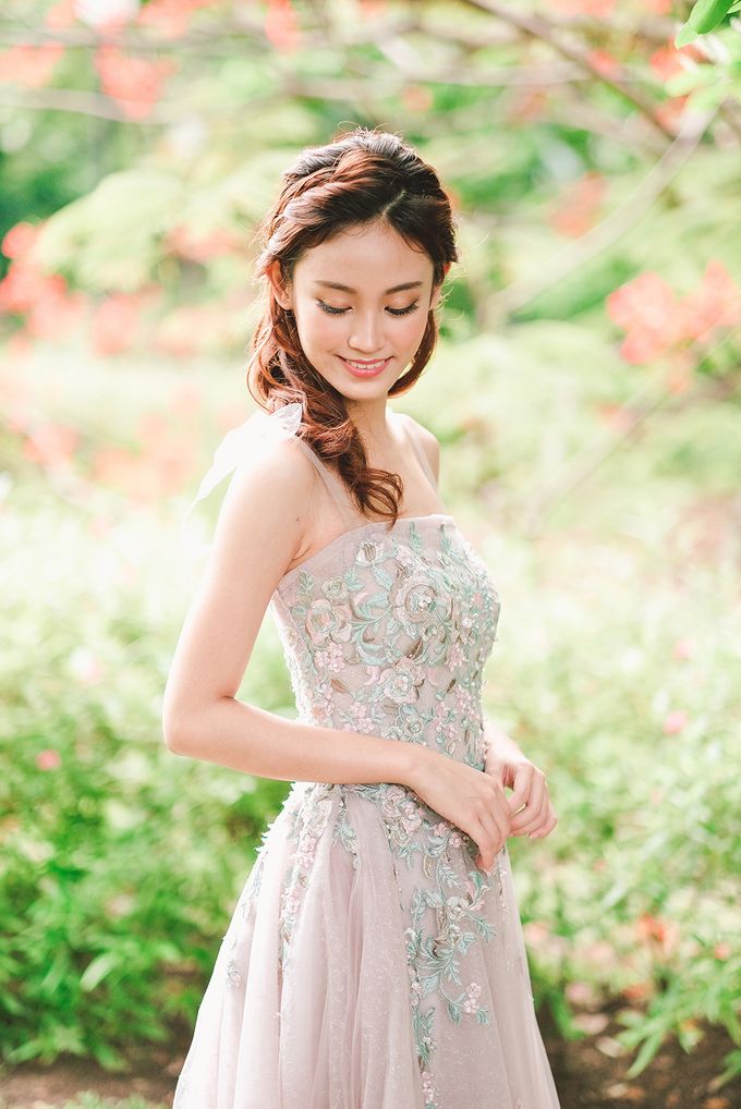 Wildflower Meadow Themed Bridal Shoot at Fort Canning Park by Jen's Obscura (aka Jchan Photography) - 002