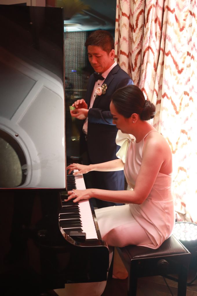 Fine Dinning Intimate entertainment wedding at Alto Restaurant Four Seasons Jakarta - Double V Entertainment by Hian Tjen - 013 Fine Dinning Intimate entertainment wedding at Alto Restaurant Four Seasons Jakarta - Double V Entertainment by Hian Tjen - 013