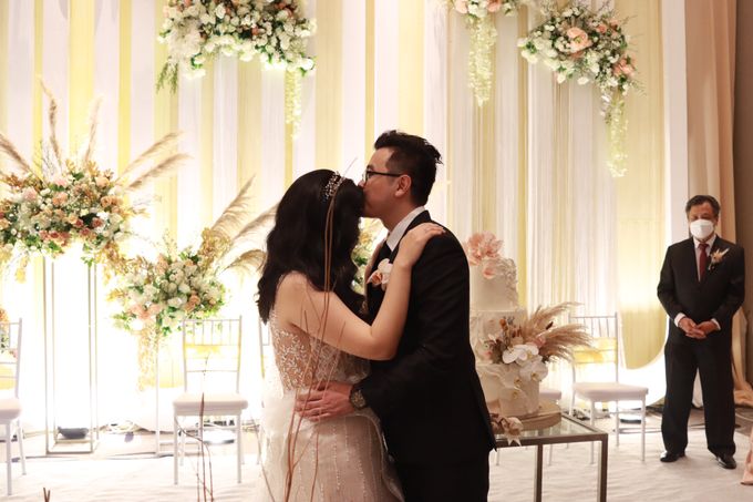 Lounge Jazz wedding band at Double Tree Jakarta by Double V Entertainment by Double V Entertainment - 032 Lounge Jazz wedding band at Double Tree Jakarta by Double V Entertainment by Double V Entertainment - 032