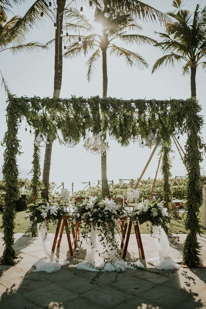 Bali Greenery Rustic with Boho Touch Wedding Decoration by Eurasia Wedding - 011 Bali Greenery Rustic with Boho Touch Wedding Decoration by Eurasia Wedding - 011