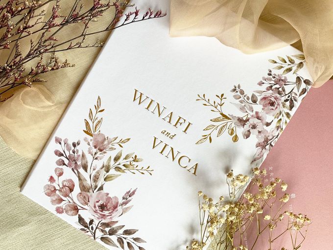 Modern Floral by Trouvaille Invitation - 001 Modern Floral by Trouvaille Invitation - 001