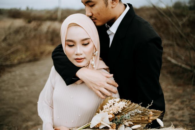 Prewedding outdoor session Bagus and Ayi by Alethaproject - 006 Prewedding outdoor session Bagus and Ayi by Alethaproject - 006