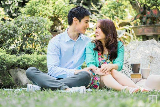College Sweethearts School Themed Engagement session with an Elegant twist by Bride Idea - 002 College Sweethearts School Themed Engagement session with an Elegant twist by Bride Idea - 002
