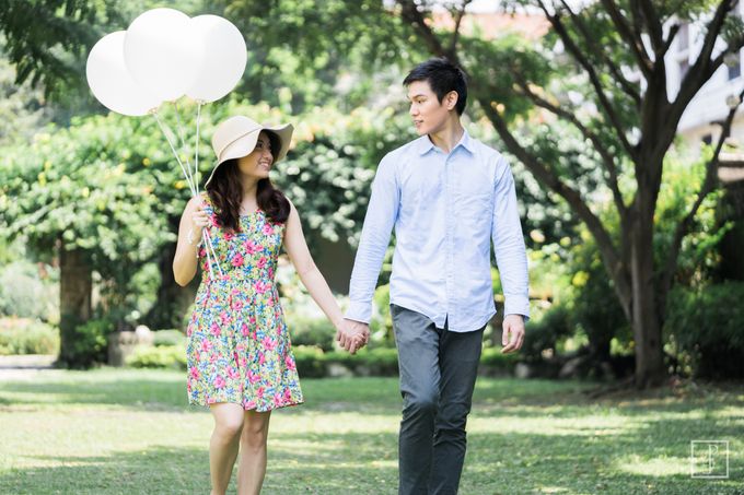 College Sweethearts School Themed Engagement session with an Elegant twist by Bride Idea - 004 College Sweethearts School Themed Engagement session with an Elegant twist by Bride Idea - 004