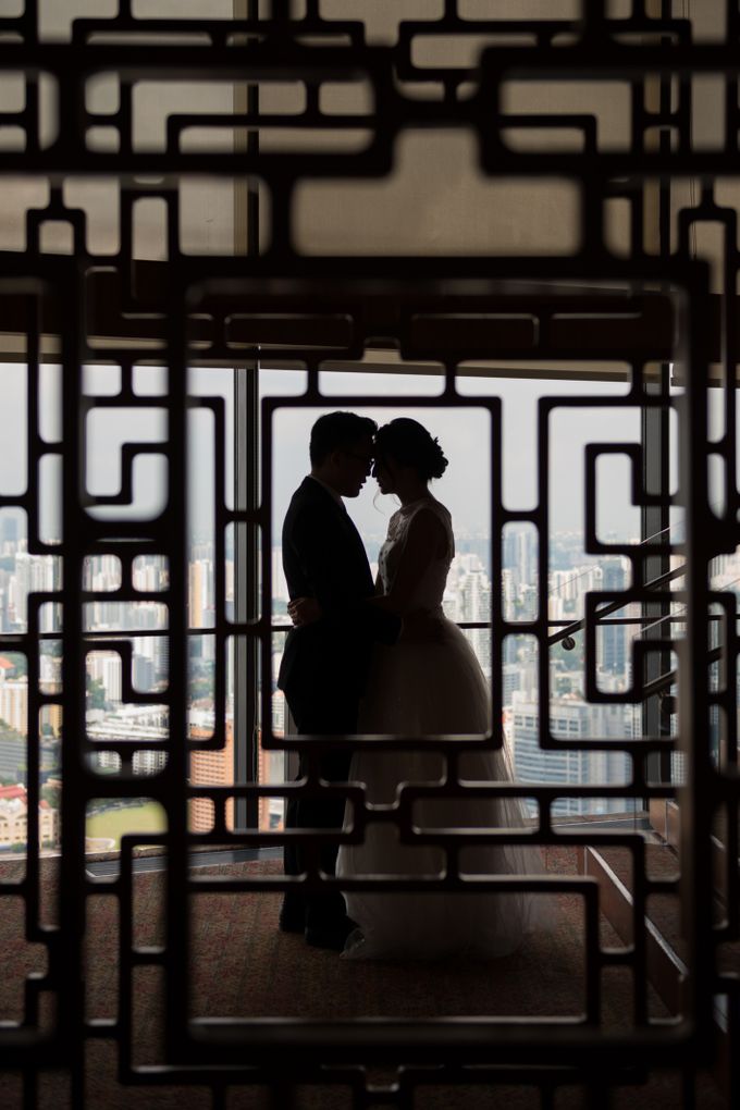 Swissotel the Stamford Wedding by GrizzyPix Photography - 003 Swissotel the Stamford Wedding by GrizzyPix Photography - 003