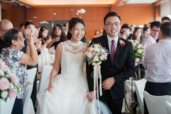 Swissotel the Stamford Wedding by GrizzyPix Photography - 001