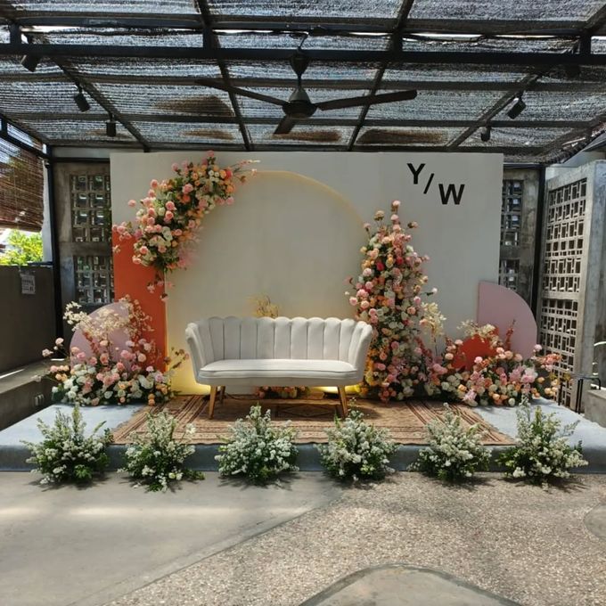 WEDDING DECORATION OF YUNISA & WILDAN by Rosepetal Backdrop - 002