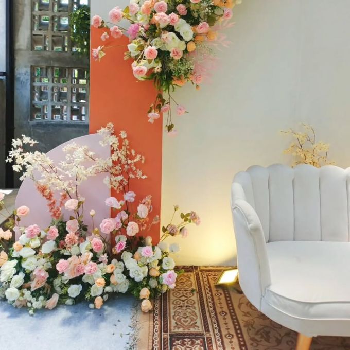 WEDDING DECORATION OF YUNISA & WILDAN by Rosepetal Backdrop - 004