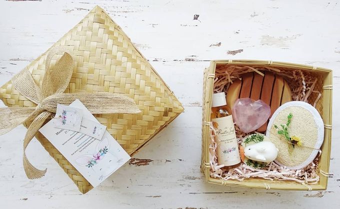 Rustic Hampers With Besek Sokase by The Rustic Soap - 003 Rustic Hampers With Besek Sokase by The Rustic Soap - 003