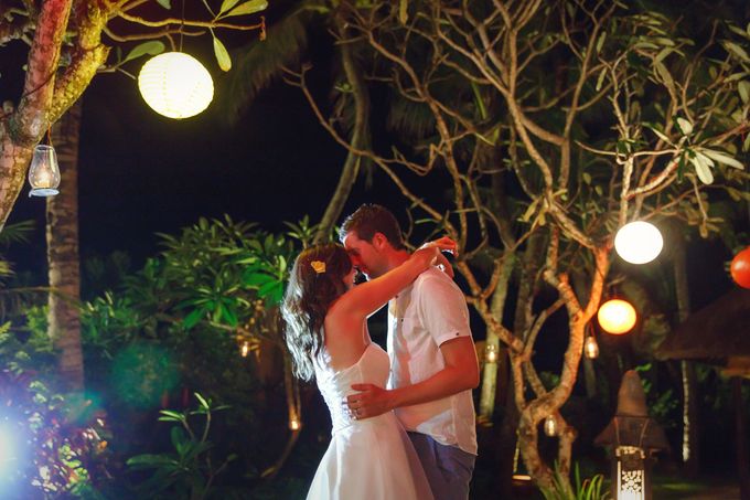 Dreamy Beach and Garden Wedding by D'studio Photography Bali - 013