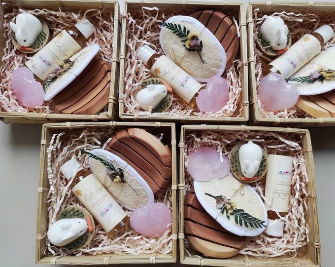Rustic Hampers With Besek Sokase by The Rustic Soap - 004 Rustic Hampers With Besek Sokase by The Rustic Soap - 004