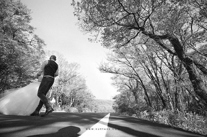 Jeju Engagement Portrait of Steve + Chloe by Vera Wang Singapore - 005