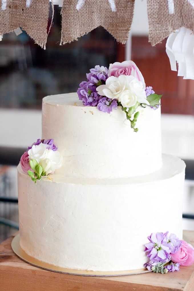 Floral Wedding Cake by Teaspoon of Love - 004 Floral Wedding Cake by Teaspoon of Love - 004
