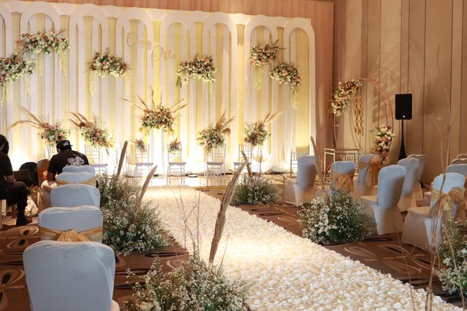 Lounge Jazz wedding band at Double Tree Jakarta by Double V Entertainment by Double V Entertainment - 001 Lounge Jazz wedding band at Double Tree Jakarta by Double V Entertainment by Double V Entertainment - 001