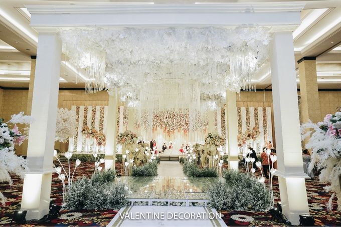 Ary & Dita  Wedding Decoration at Trans Convention Center by MY MUSE BY YOFI - 011