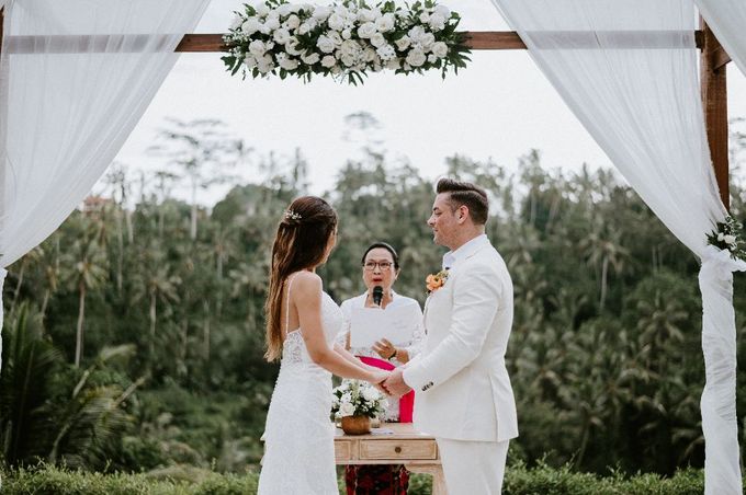 Pamela & Adam's Elopement Wedding in Ubud by Amora Bali Weddings - 011