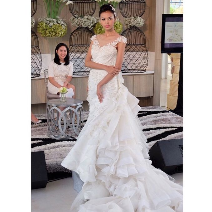 White Elegance Fashion Show by LAMIIK BRIDAL by LAMIIK BRIDAL - 005 White Elegance Fashion Show by LAMIIK BRIDAL by LAMIIK BRIDAL - 005